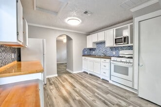 3015 Walnut St in Texarkana, TX - Building Photo - Building Photo