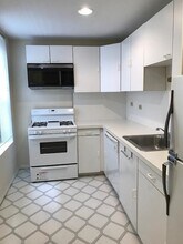 50 Glenwood Ave-Unit -502 in Jersey City, NJ - Building Photo - Building Photo