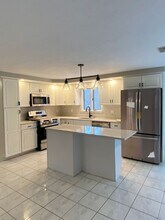 42 Belfield Dr in Johnston, RI - Building Photo - Building Photo