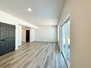12815 N Jaydee Ln in Spokane, WA - Building Photo - Building Photo