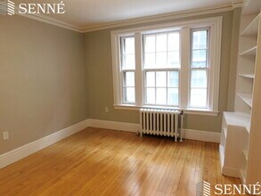 1570 Massachusetts Ave, Unit 25 in Cambridge, MA - Foto de edificio - Building Photo