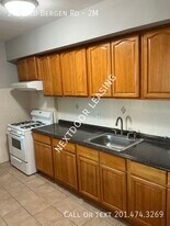 236 Old Bergen Rd in Jersey City, NJ - Building Photo