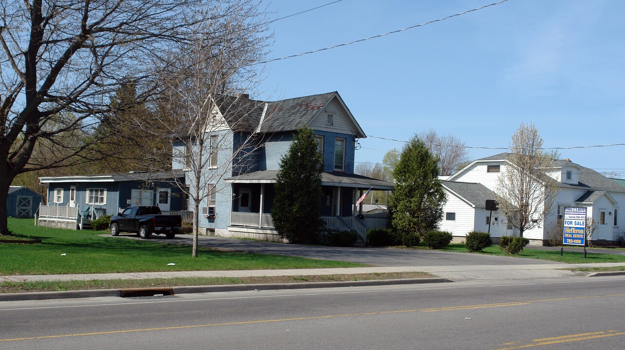 933 Coffeen St in Watertown, NY - Foto de edificio
