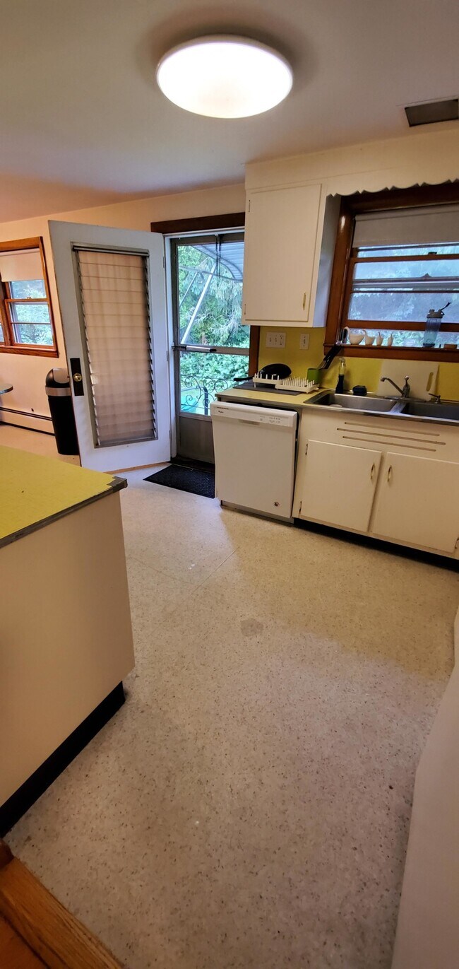 43 Wetherell St Apartments and Nearby Newton Apartments For Rent