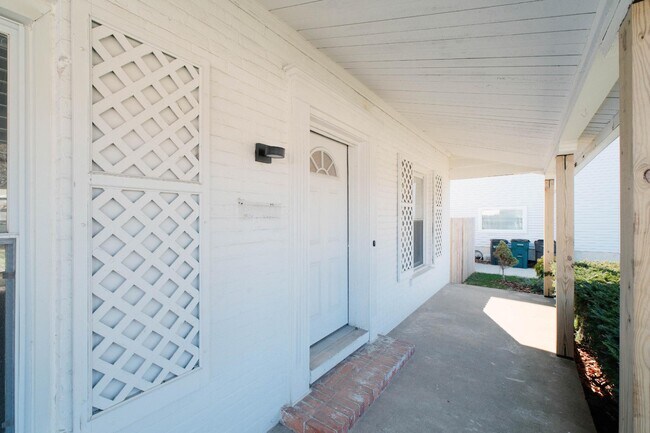 13621 Vernon St in Oak Park, MI - Building Photo - Building Photo