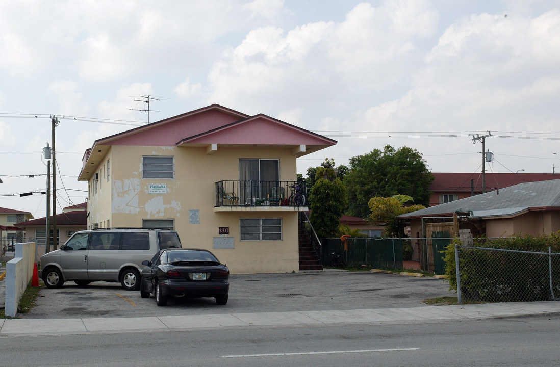 130 W 9th St in Hialeah, FL - Building Photo