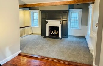 39 Essex St, Unit 2 in Salem, MA - Foto de edificio - Building Photo