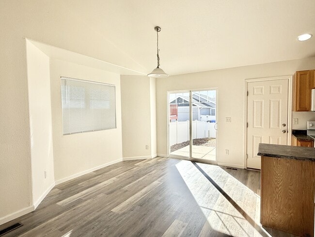 1952 E 11th St in Loveland, CO - Building Photo - Building Photo