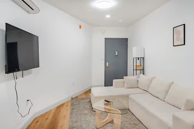 1384 Ridge Ave