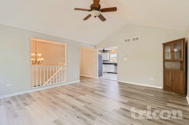 1812 Cumberland Dr, Unit 222 in Plainfield, IL - Building Photo - Building Photo