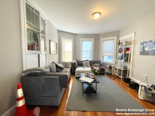 9 Taft St, Unit 3