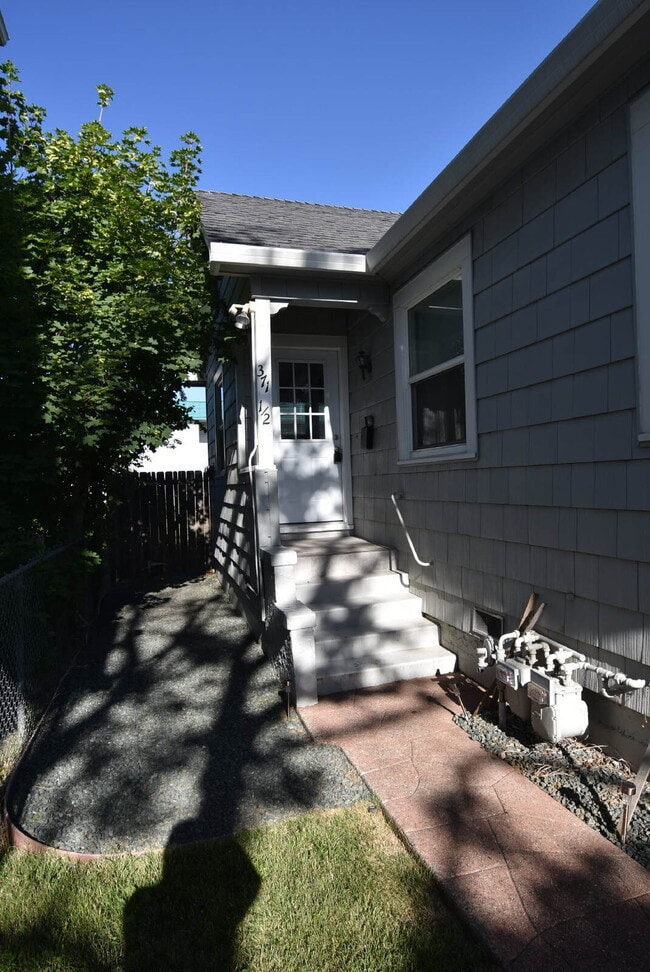 371 Clark St