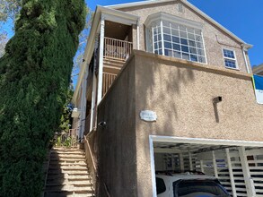 400 Landfair Ave in Los Angeles, CA - Building Photo - Building Photo