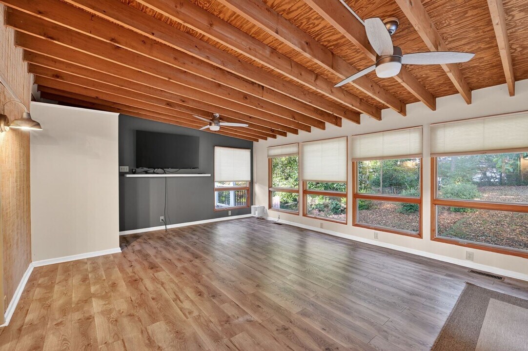 1285 Willivee Dr in Decatur, GA - Building Photo