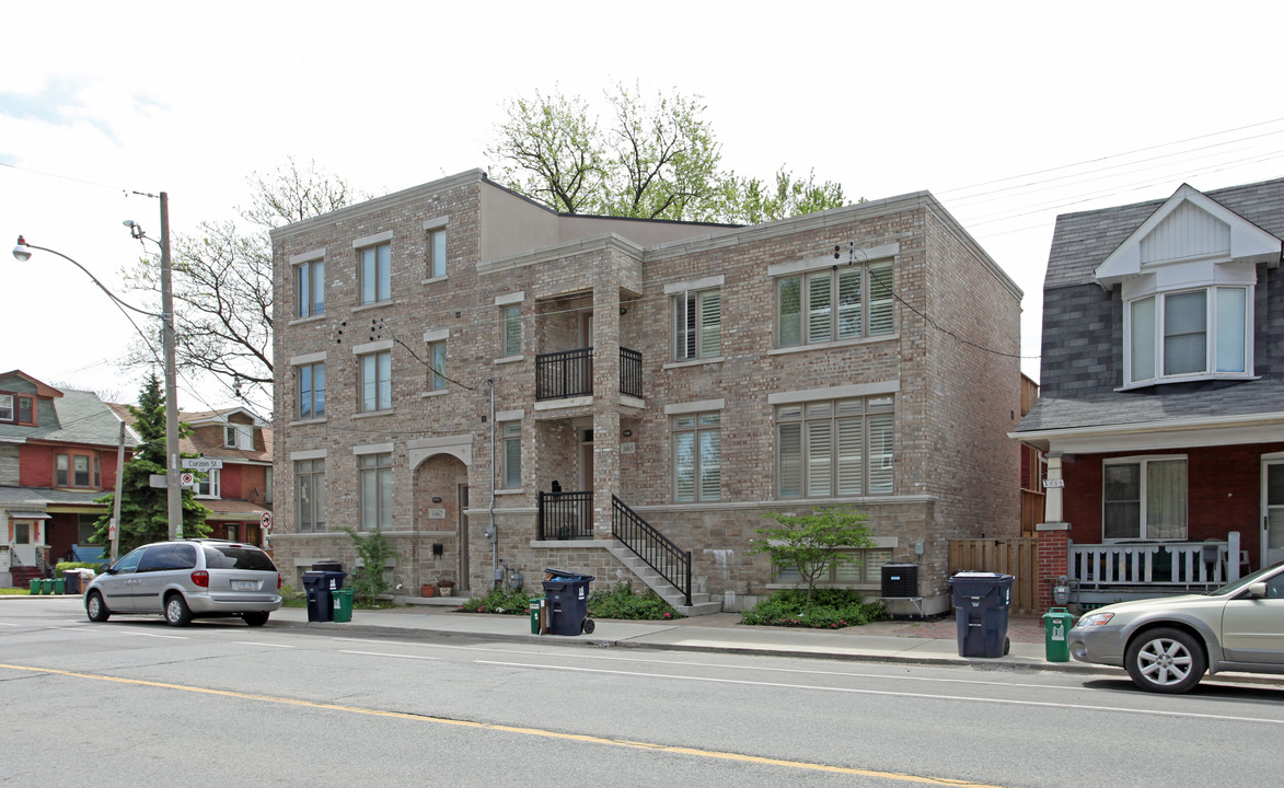 1465-1469 Dundas St E in Toronto, ON - Building Photo