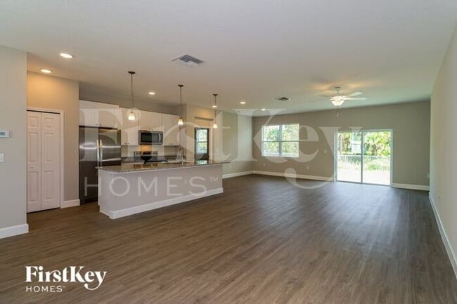 392 Garbelmann St in Palm Bay, FL - Building Photo - Building Photo