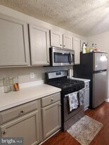 2001 Phillips Terrace in Annapolis, MD - Building Photo