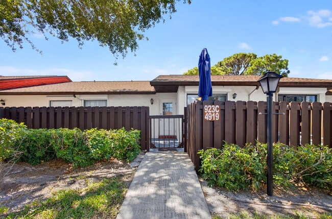 property at 4919 Sable Pine Cir