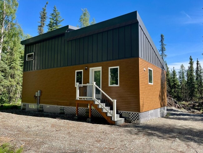 property at 1516 Pickering Dr