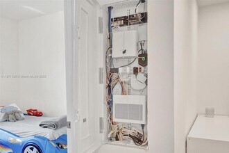 10437 NW 82nd St, Unit 5 in Doral, FL - Building Photo - Building Photo