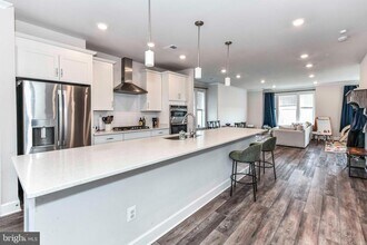 2305 Stephanie Tessa Ln in Woodbridge, VA - Building Photo - Building Photo