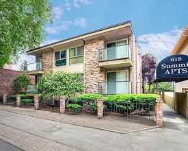 615 Summit Apartments in Seattle, WA - Building Photo - Building Photo