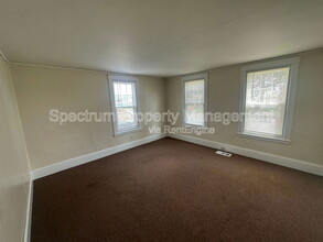 12 East St in Skowhegan, ME - Building Photo - Building Photo
