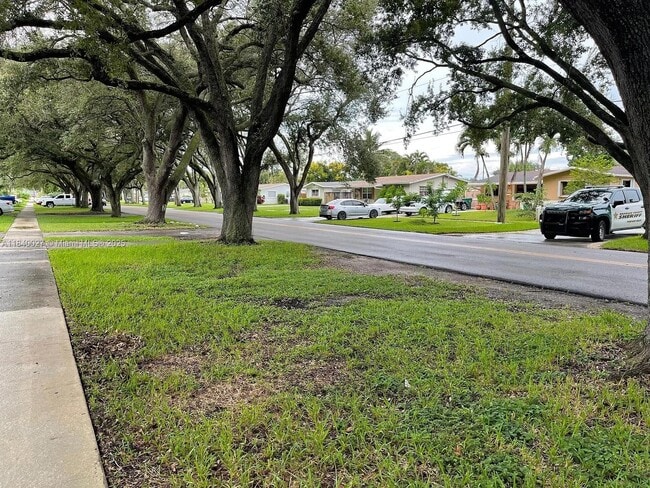 9442 SW 52nd St in Cooper City, FL - Building Photo - Building Photo