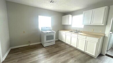 918 3rd St N in Texas City, TX - Building Photo - Building Photo