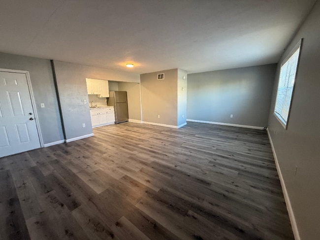 2561 NW 135th St, Unit 10 in Miami, FL - Building Photo - Building Photo