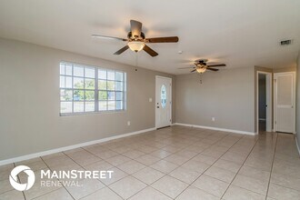 3824 Moog Rd in Holiday, FL - Building Photo - Building Photo