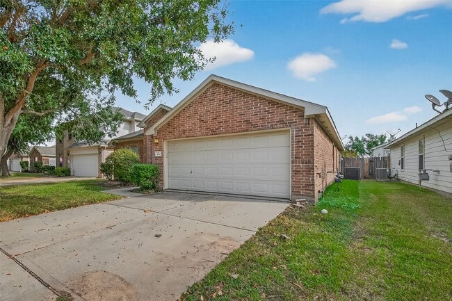 926 Dracena Ct