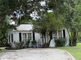 1837 22nd Ave, Unit 5 in Vero Beach, FL - Building Photo