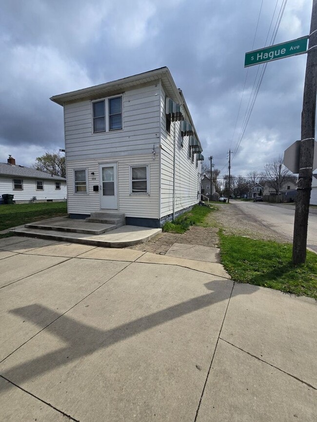 property at 406 1/2 S Hague Ave