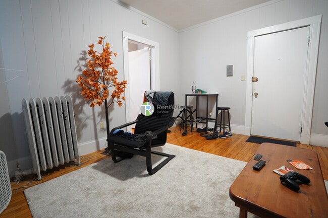 1681 Commonwealth Ave in Boston, MA - Building Photo - Building Photo