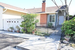 6238 Mahan Dr in San Jose, CA - Building Photo