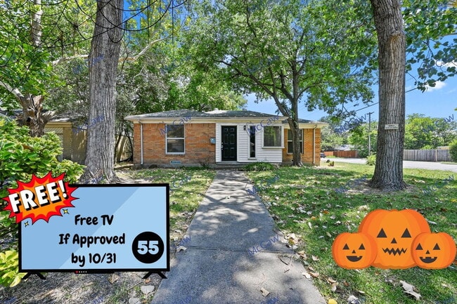 property at 2704 Highwood Dr