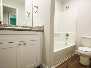 711 S Houston Ave in Humble, TX - Building Photo - Building Photo