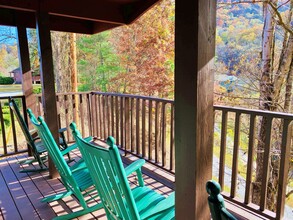 55 & 57 Observation Point Dr in Bryson City, NC - Building Photo - Building Photo