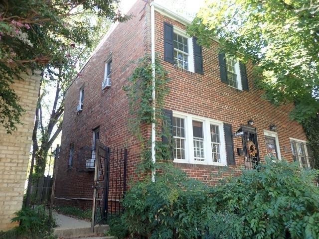 3446 Brown St NW in Washington, DC - Building Photo - Building Photo