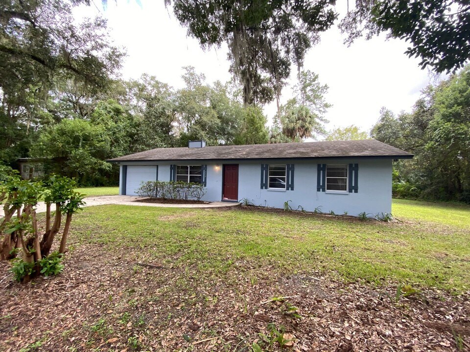 253 NW 3rd St in Micanopy, FL - Building Photo