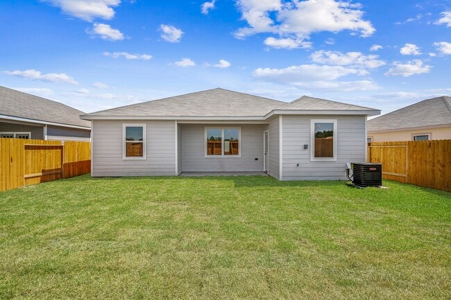 10363 Red Cardinal Dr in Cleveland, TX - Building Photo - Building Photo