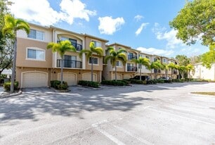 1100 Crestwood Ct S, Unit 2 in Royal Palm Beach, FL - Building Photo
