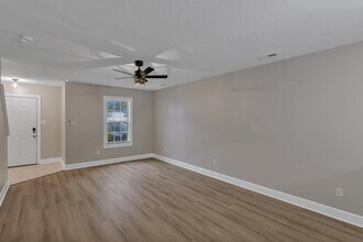 157 W Murrow Ln in Jacksonville, NC - Building Photo - Building Photo