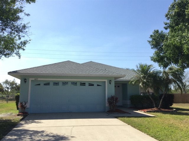 1621 Christa Ct in St. Cloud, FL - Building Photo