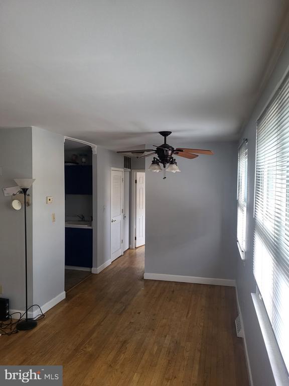 4410 Falls Bridge Dr in Baltimore, MD - Building Photo - Building Photo