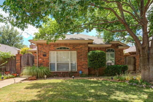 111 N Vicksburg Ave in Lubbock, TX - Building Photo - Building Photo