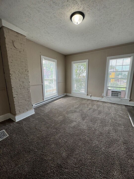 1049 Park Ave in Omaha, NE - Building Photo