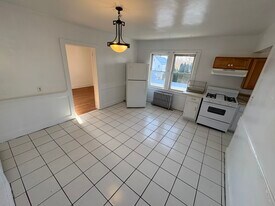 35 13th St, Unit 2 in Locust Valley, NY - Building Photo