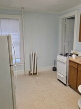 97 Oak St, Unit 1st floor front in Binghamton, NY - Foto de edificio - Building Photo